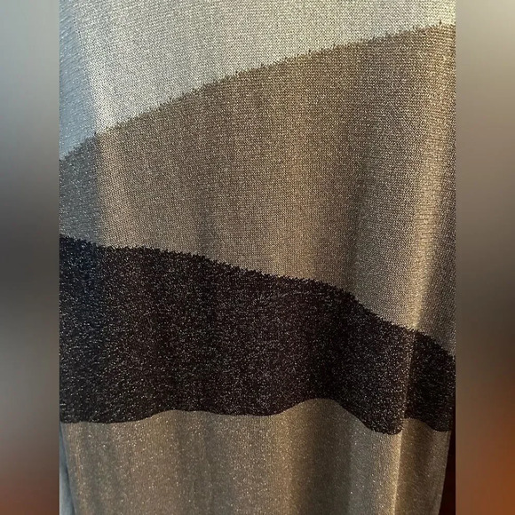 VENUS SHIMMER KNIT DRESS white, silver, gold size medium - Picture 4 of 4